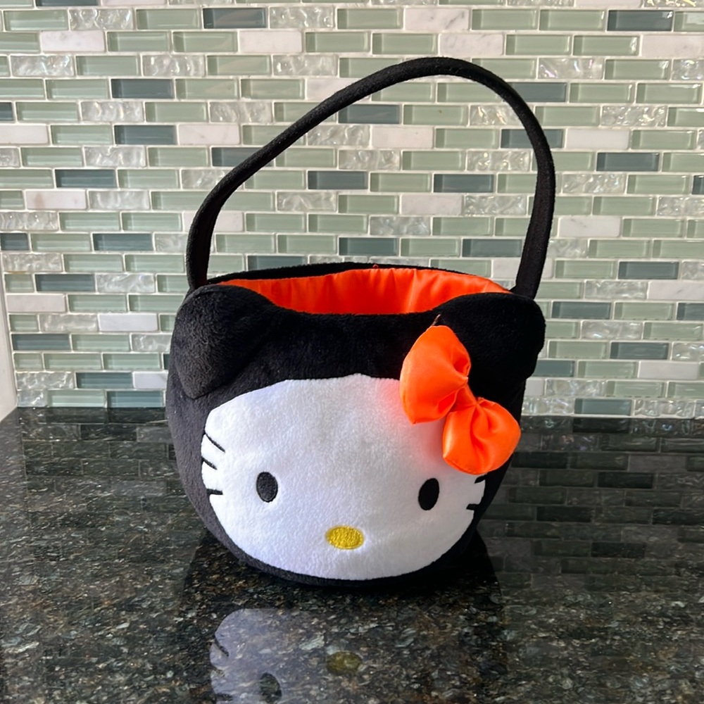 Sanrio Hello Kitty Halloween Trick-Or-Treat bucket